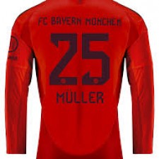 35-årige Thomas Müller modtog applaus fra rækken